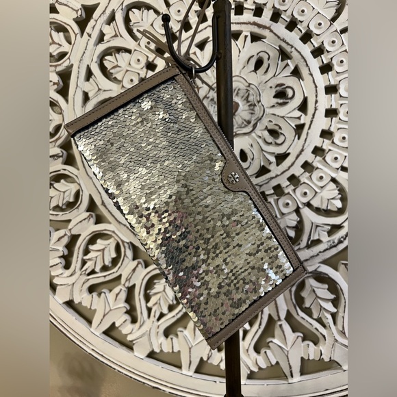 Tory Burch Handbags - Tory Burch sparkly clutch.